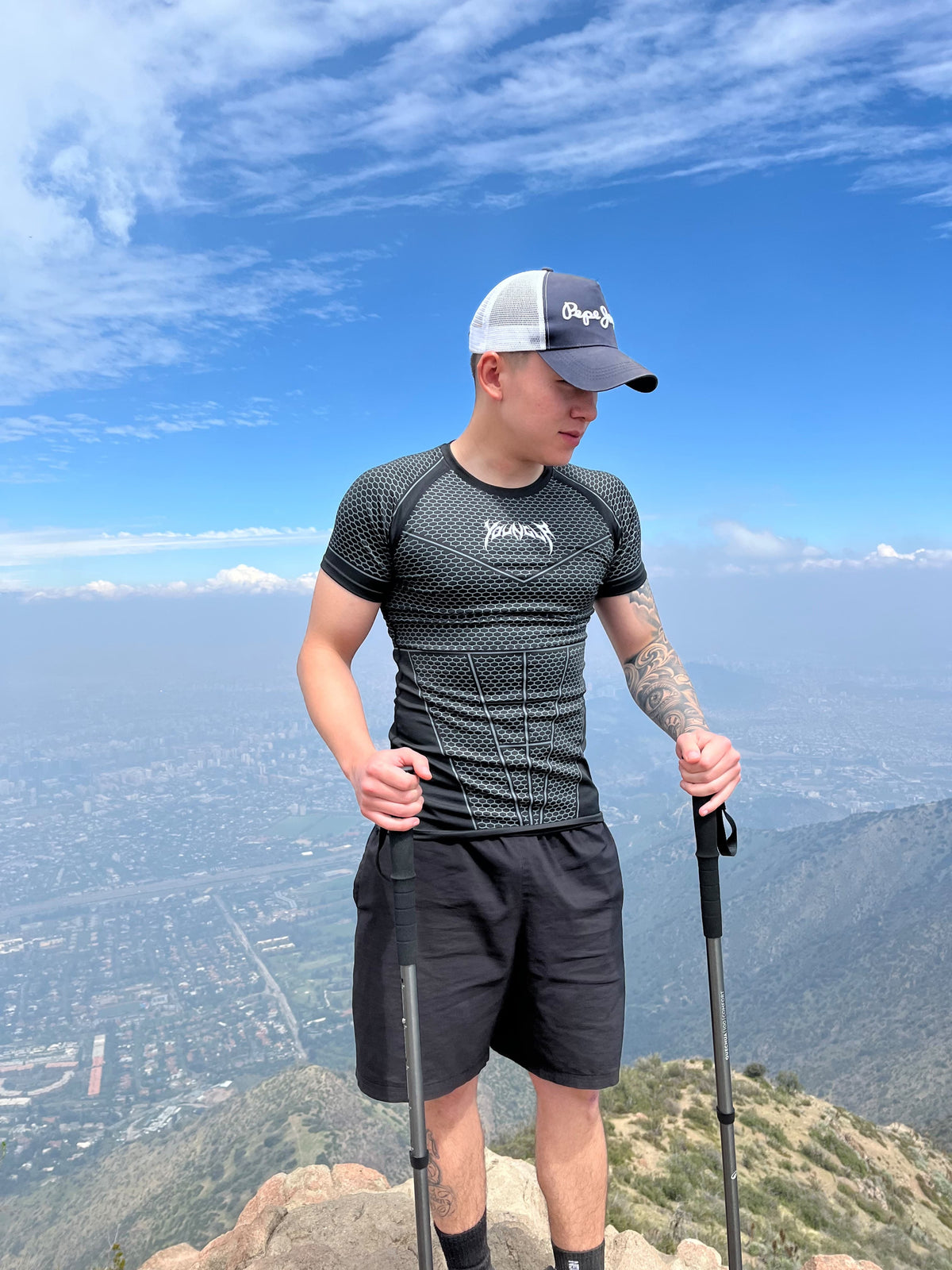 Camiseta de Compresión Deportiva – Black Hex