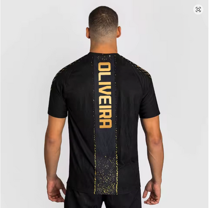 Camiseta Charles Oliveira UFC "Do Bronx" – Negra y Dorada