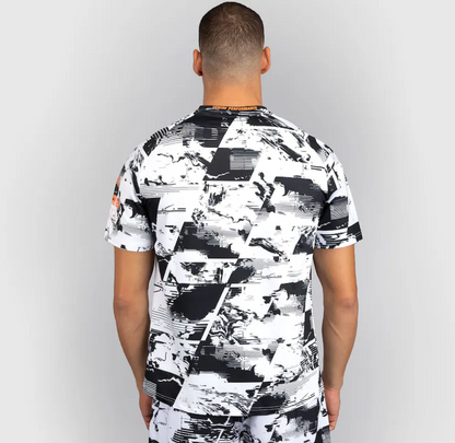 Camiseta Deportiva Negra con Blanco