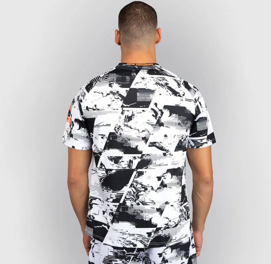 Camiseta Deportiva Negra con Blanco
