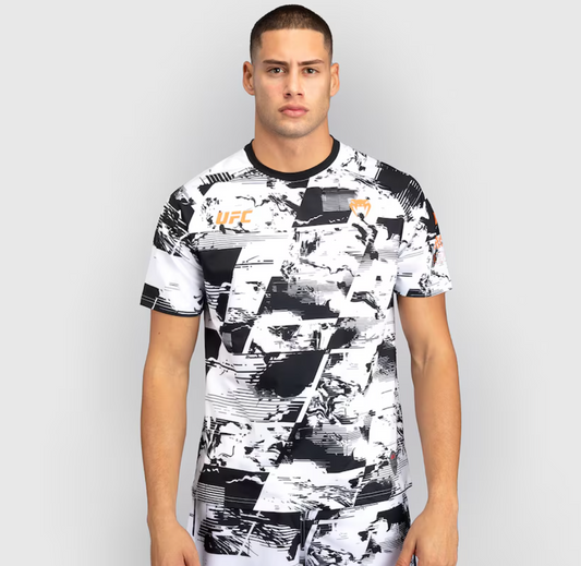 Camiseta Deportiva Negra con Blanco