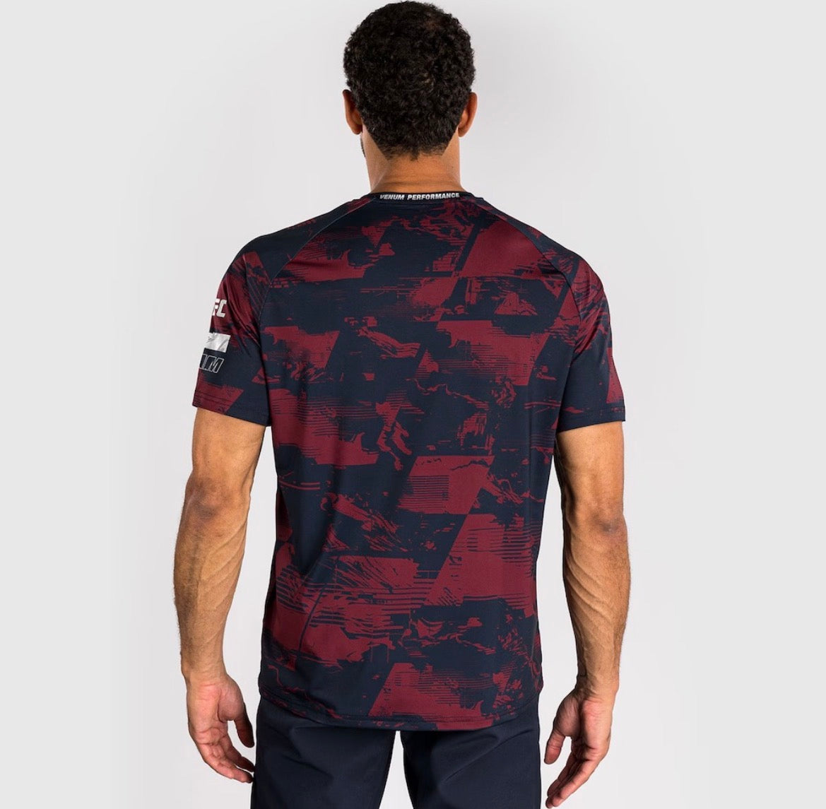 Camiseta Deportiva Negra con Blanco